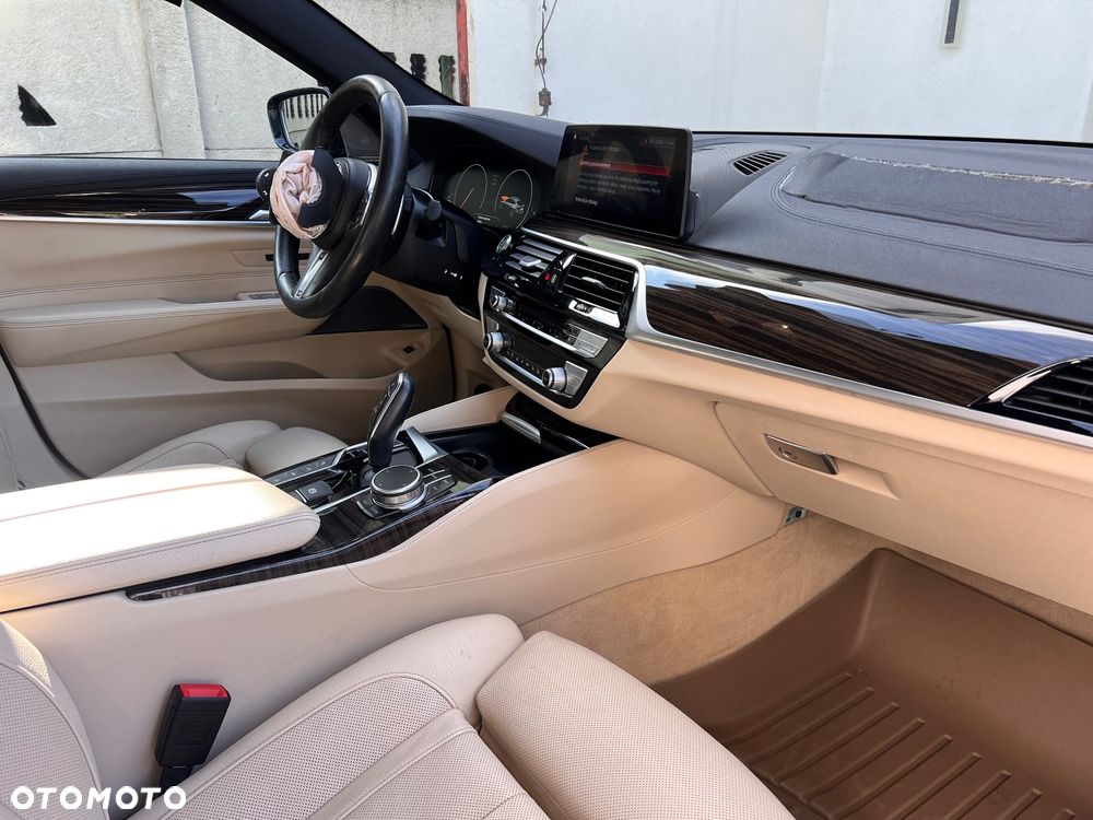 BMW 6GT 640i xDrive - 16
