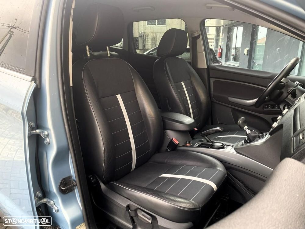 Ford Kuga 2.0 TDCi Titanium - 5