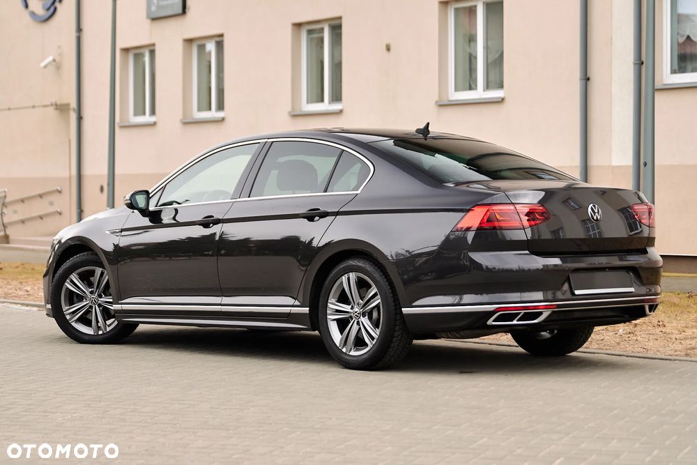 Volkswagen Passat - 10
