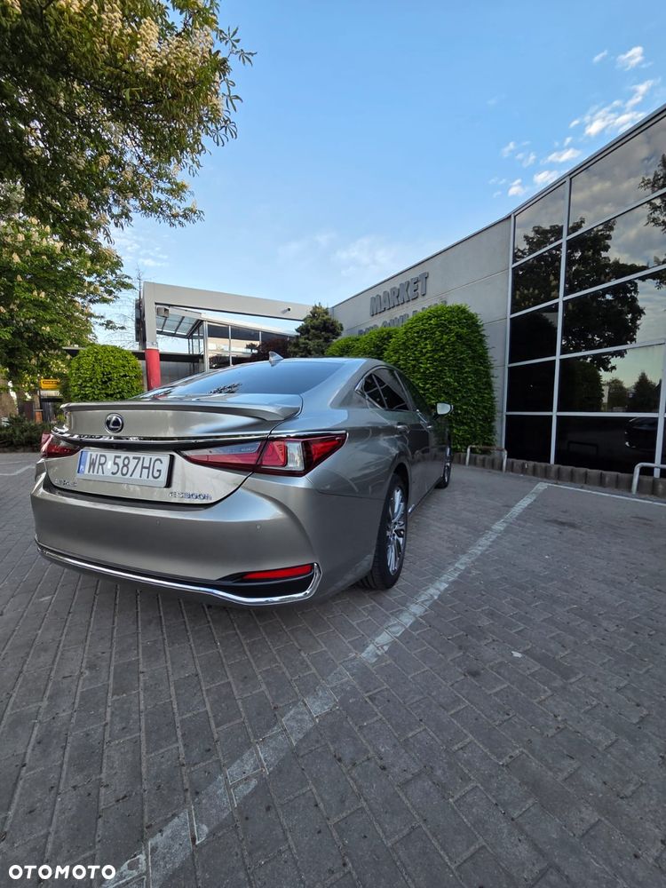 Lexus ES 300h Prestige - 12