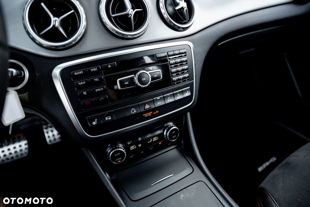 Mercedes-Benz GLA 250 4Matic 7G-DCT AMG Line - 37