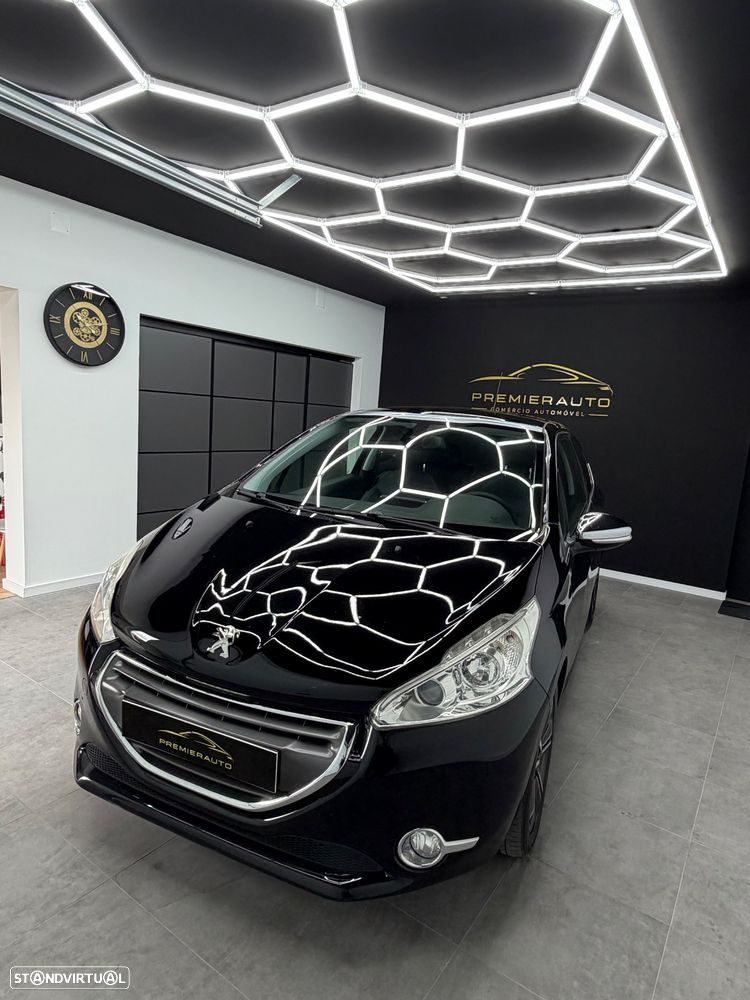 Peugeot 208 1.2 VTi Allure - 3