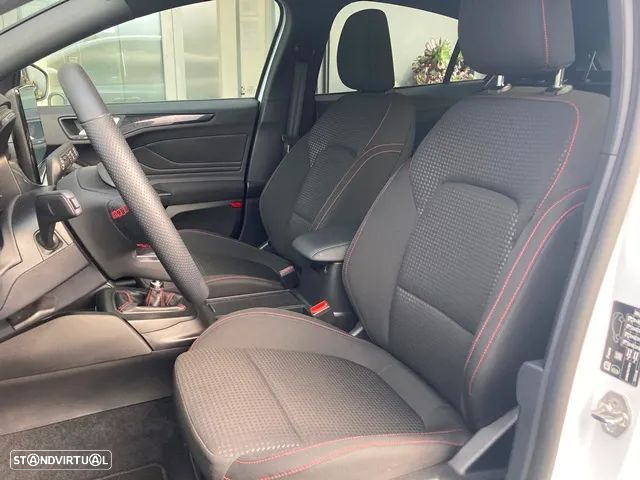 Ford Focus 1.0 EcoBoost MHEV ST-Line - 31