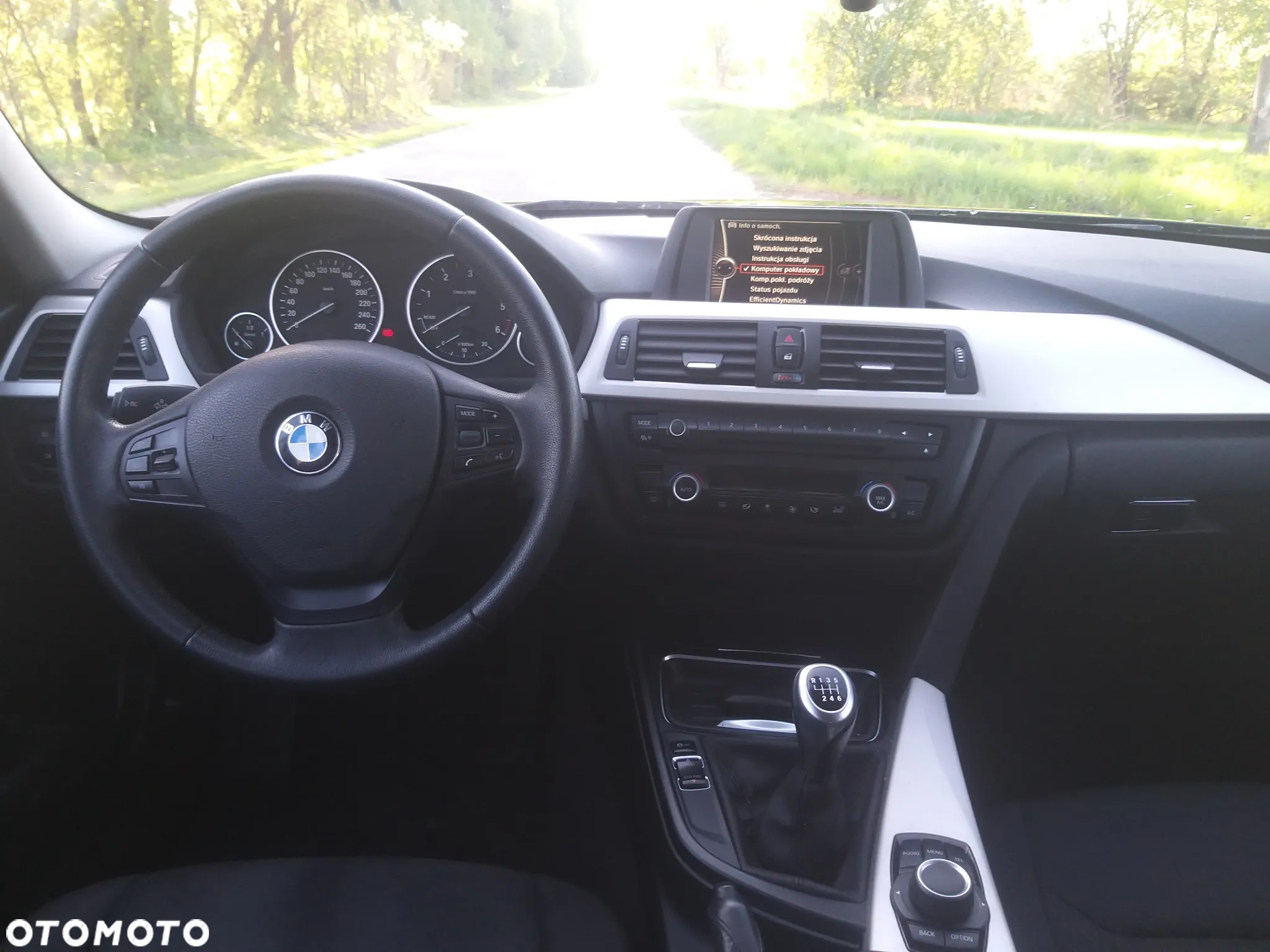 BMW Seria 3 316d Touring - 13