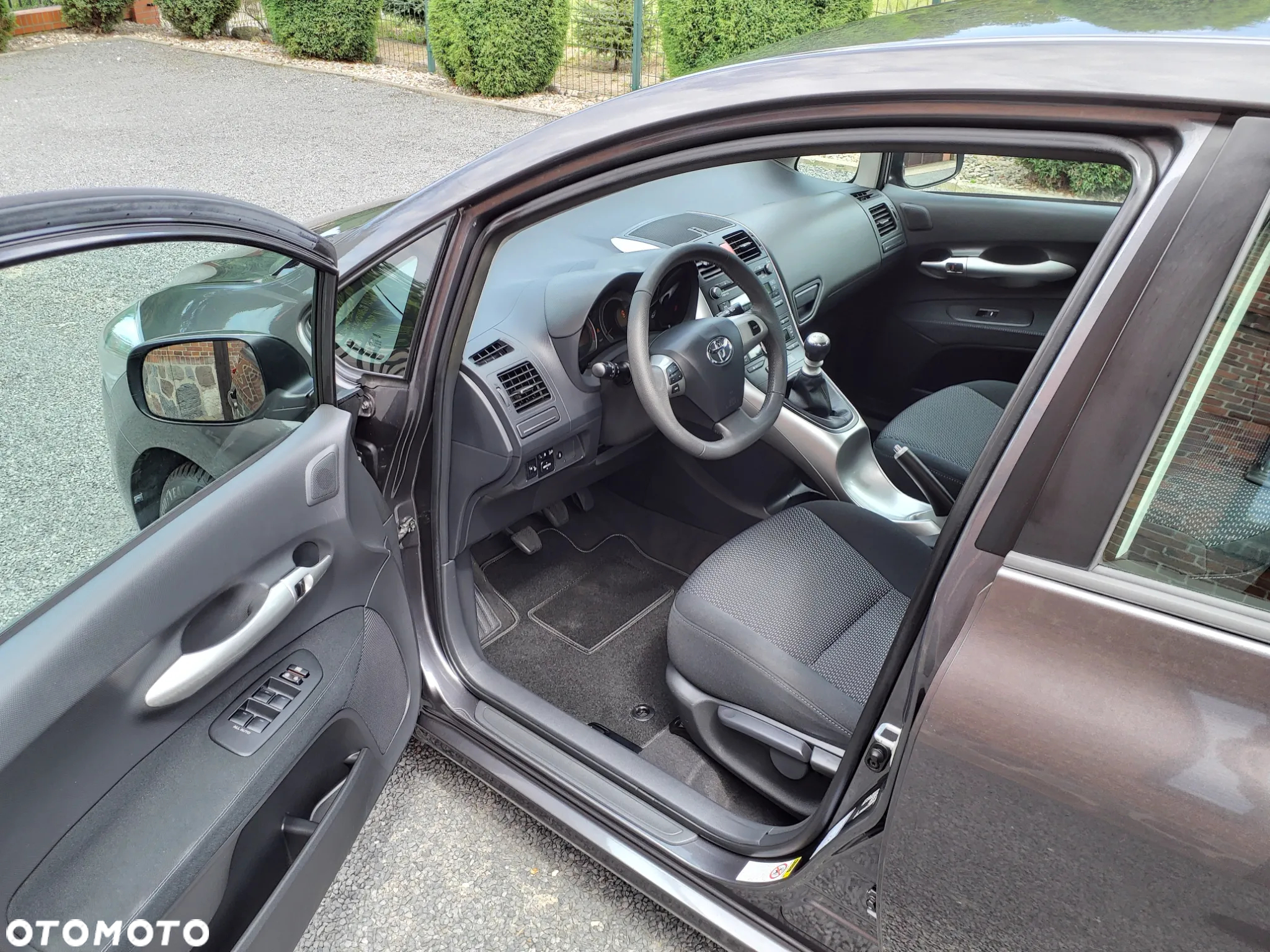 Toyota Auris 1.6 Premium - 13