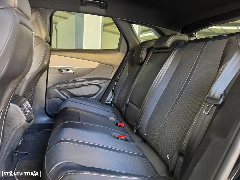 Peugeot 3008 1.6 Hybrid GT Pack e-EAT8 - 34