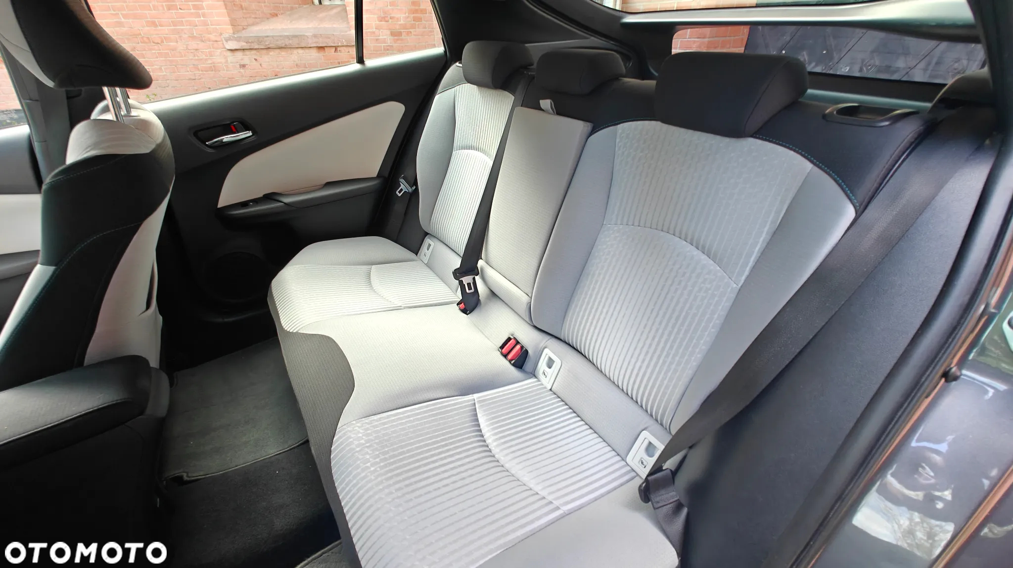 Toyota Prius 1.8 Hybrid Prestige - 13