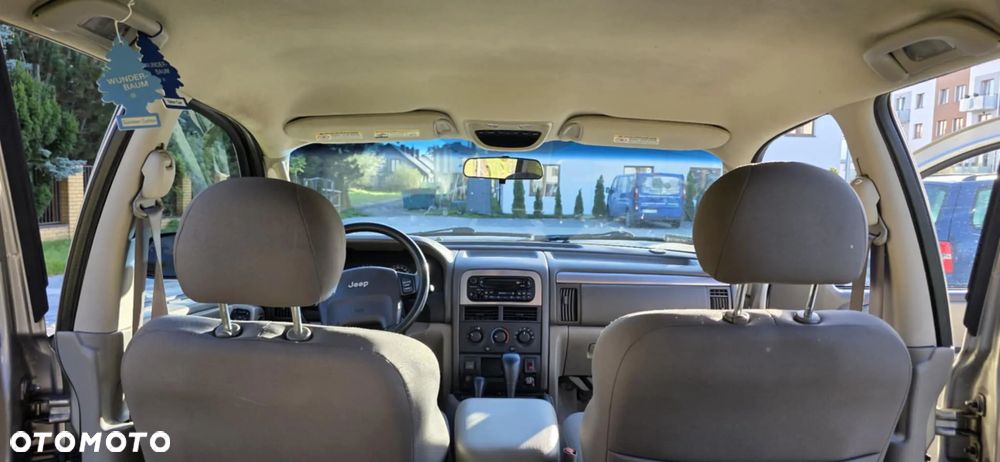 Jeep Grand Cherokee 4.0 Laredo - 19