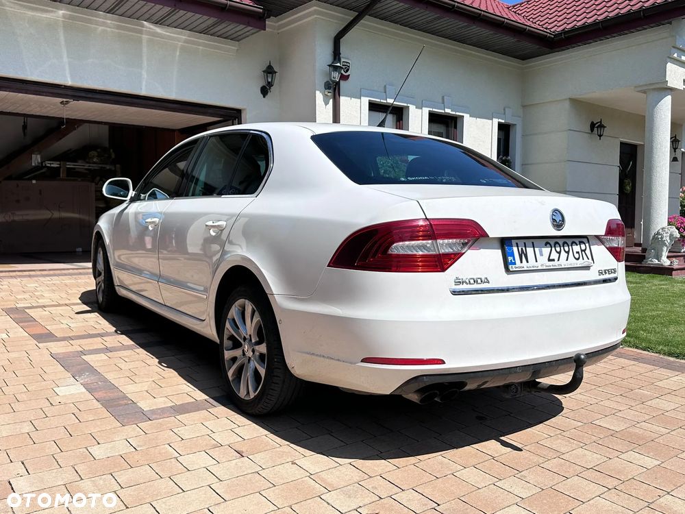 Skoda Superb 2.0 TDI Elegance DSG - 4