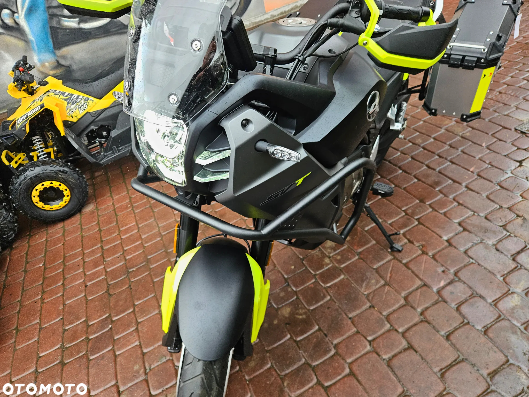 QJMOTOR SVT 650 - 7