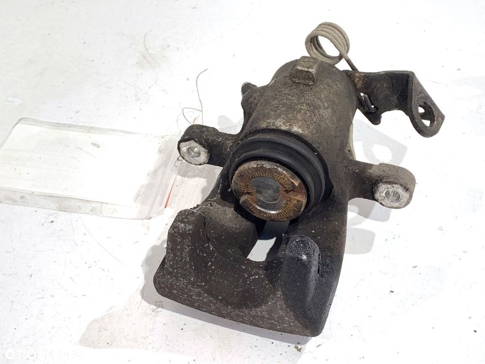 ZACISK PRAWY TYŁ  OPEL ZAFIRA / ZAFIRA FAMILY B (A05) 2005 - 2019 1.9 CDTI (M75) 88 kW [120 KM] - 4