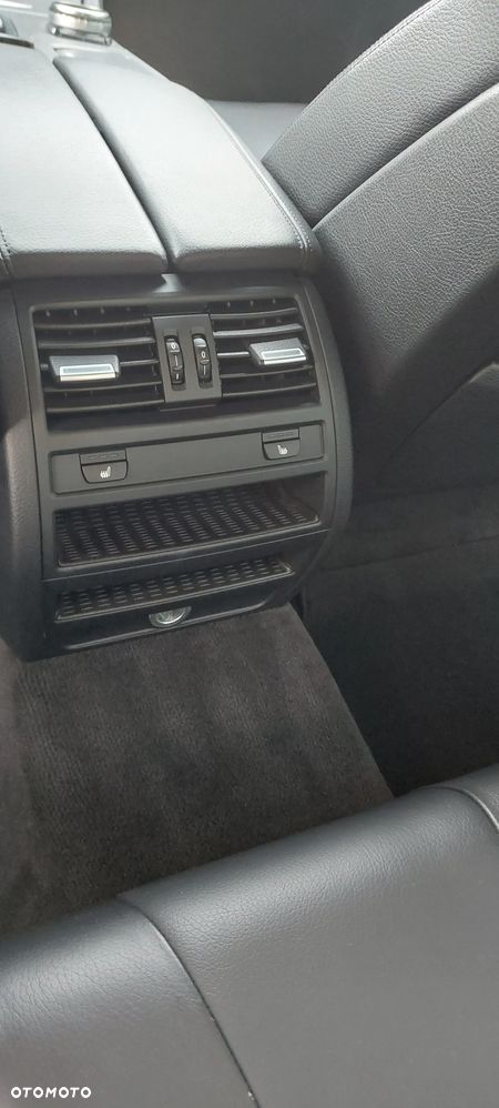 BMW Seria 5 525d Sport-Aut - 33
