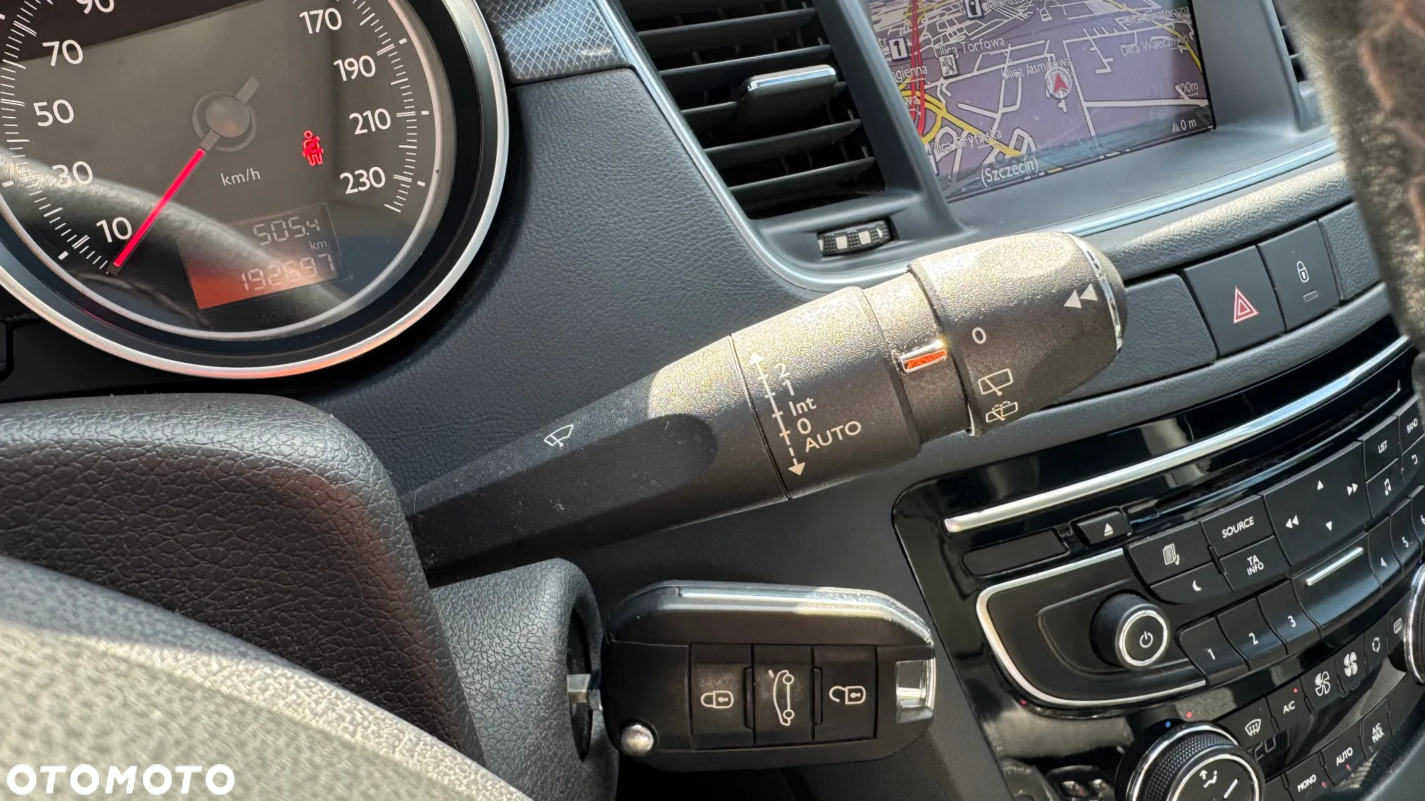 Peugeot 508 1.6 T Allure - 23