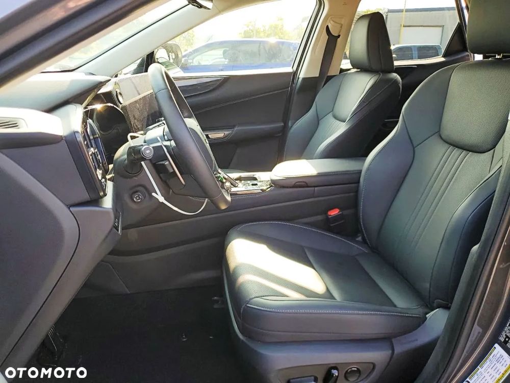Lexus NX - 7