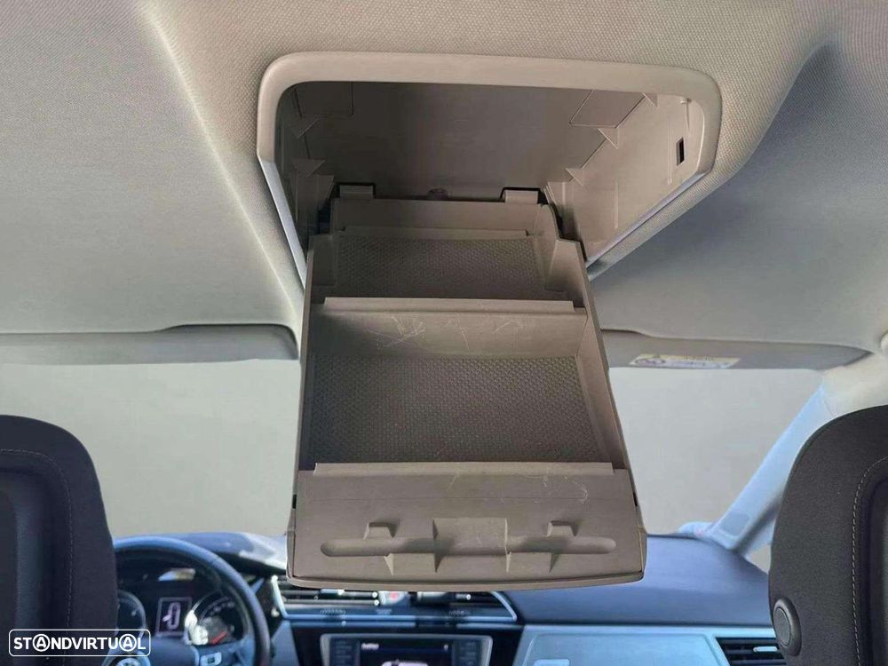 VW Touran 1.6 TDI Confortline - 16