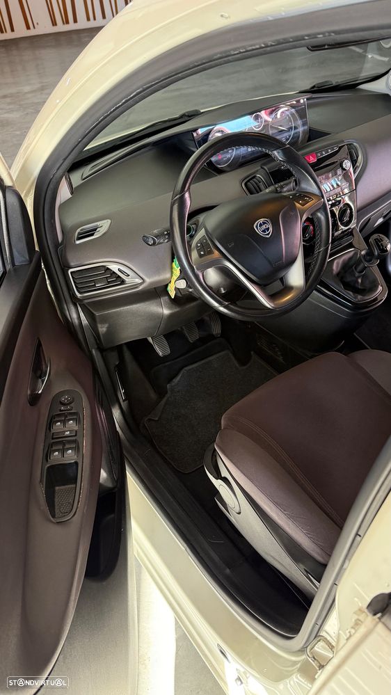 Lancia Ypsilon 1.2 S&S Urban - 7