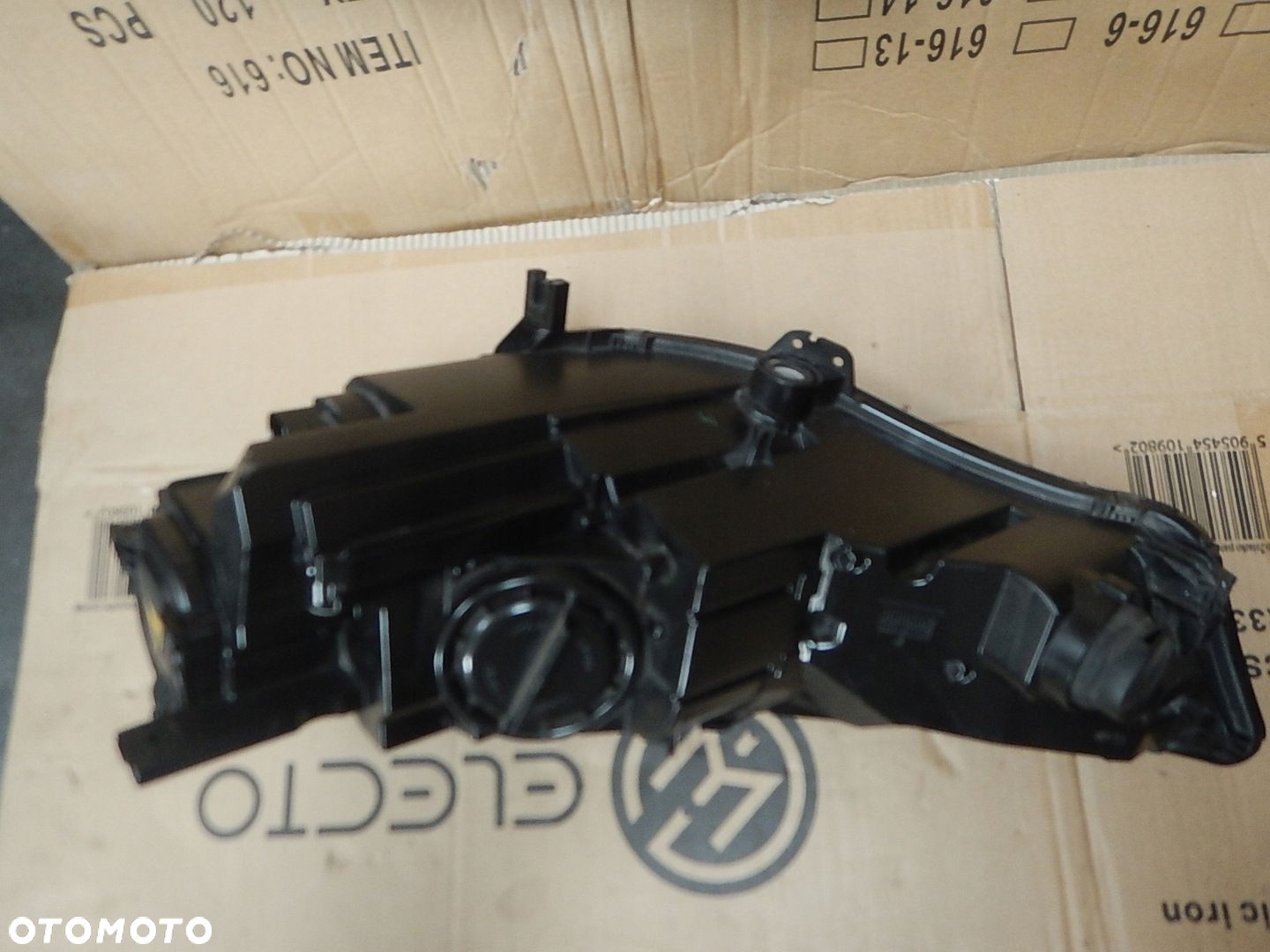 LAMPA PRZOD PRAWA AUDI A4 B9 XENON 8W0941006 - 4