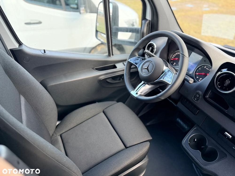 Mercedes-Benz Sprinter - 17
