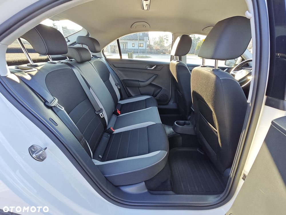 Skoda RAPID Spb 1.2 TSI Ambition - 11