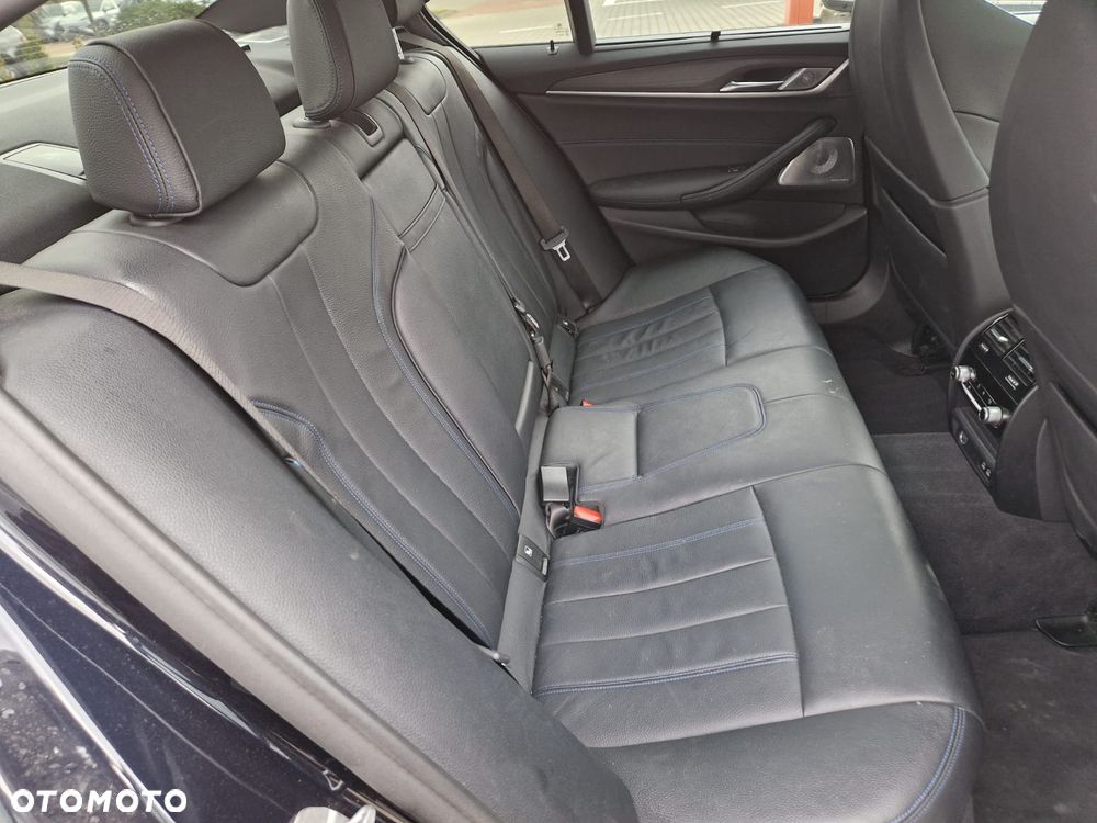 BMW Seria 5 M550i xDrive sport - 21