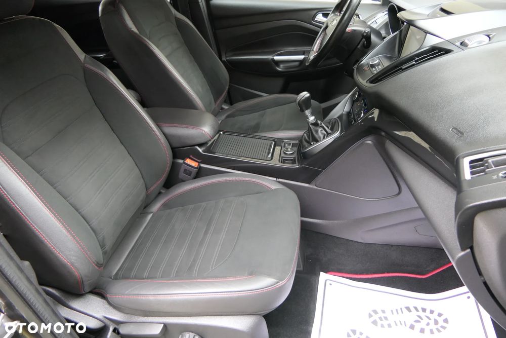 Ford Kuga 1.5 EcoBoost 2x4 ST-Line - 21