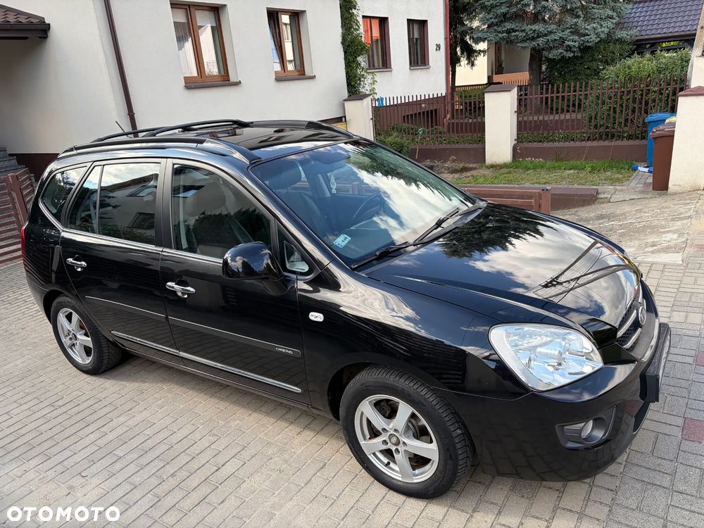 Kia Carens - 15