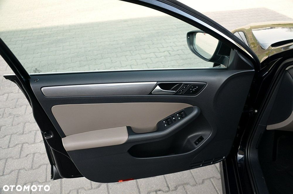 Volkswagen Jetta - 15