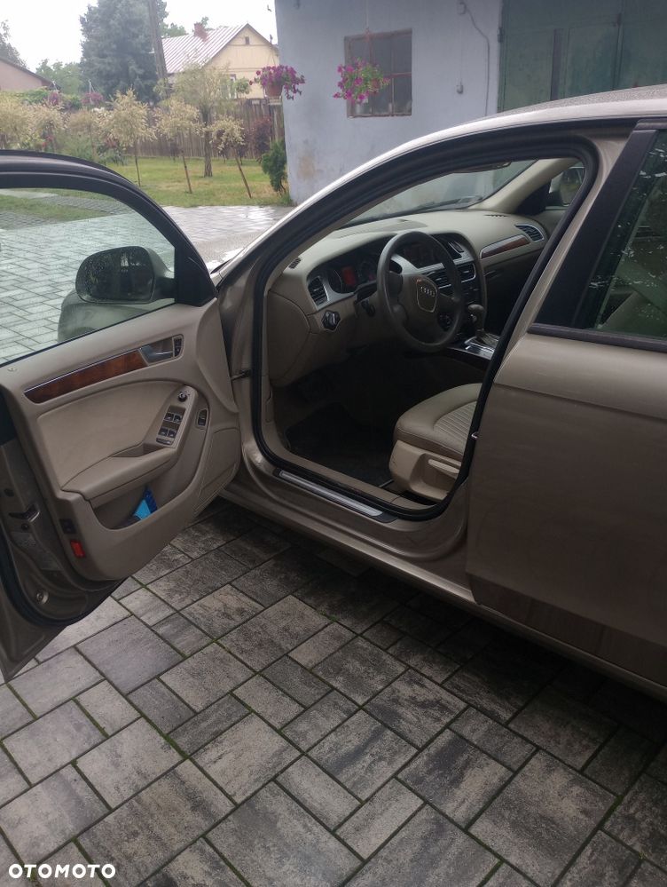 Audi A4 Limousine - 3