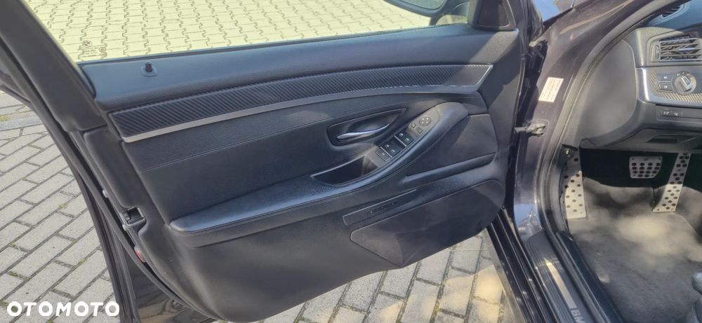 BMW Seria 5 520d - 14