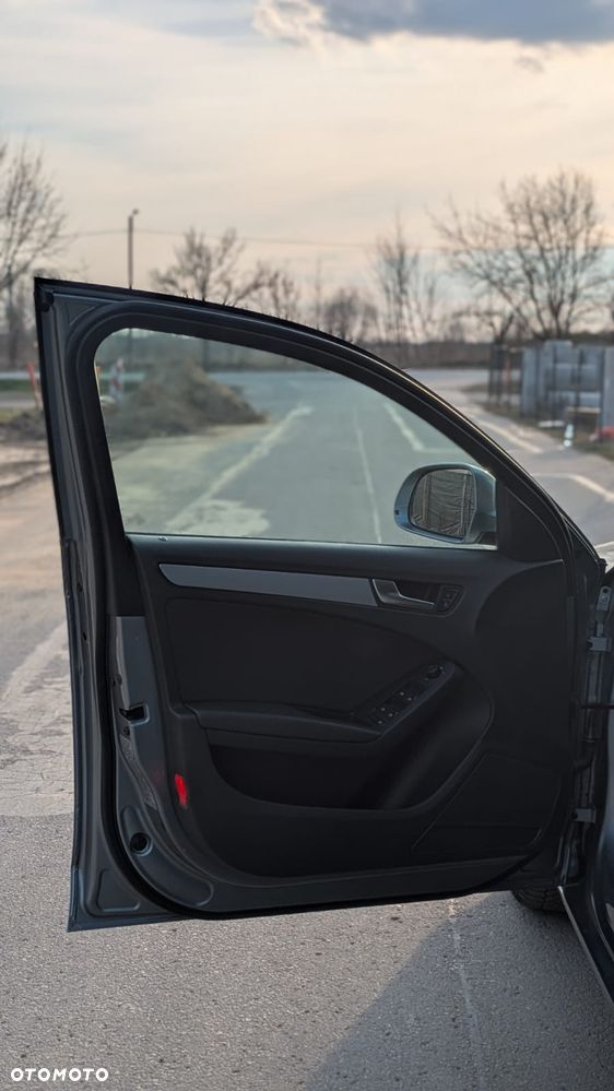 Audi A4 Avant 2.0 TDI DPF Ambiente - 12