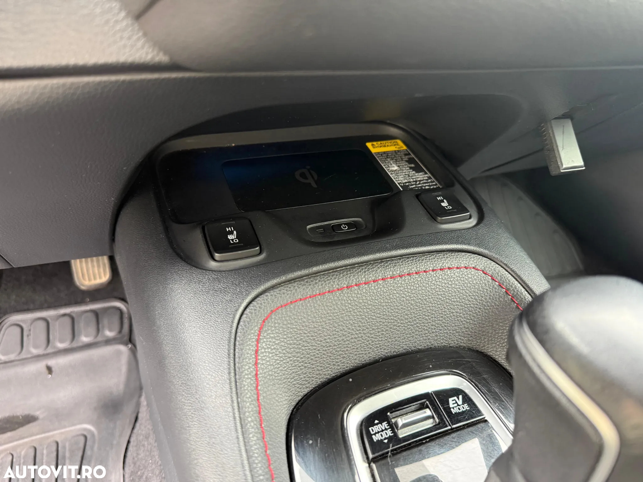 Toyota Corolla 2.0 HSD Exclusive Plus GR Sport Bi-Tone - 11