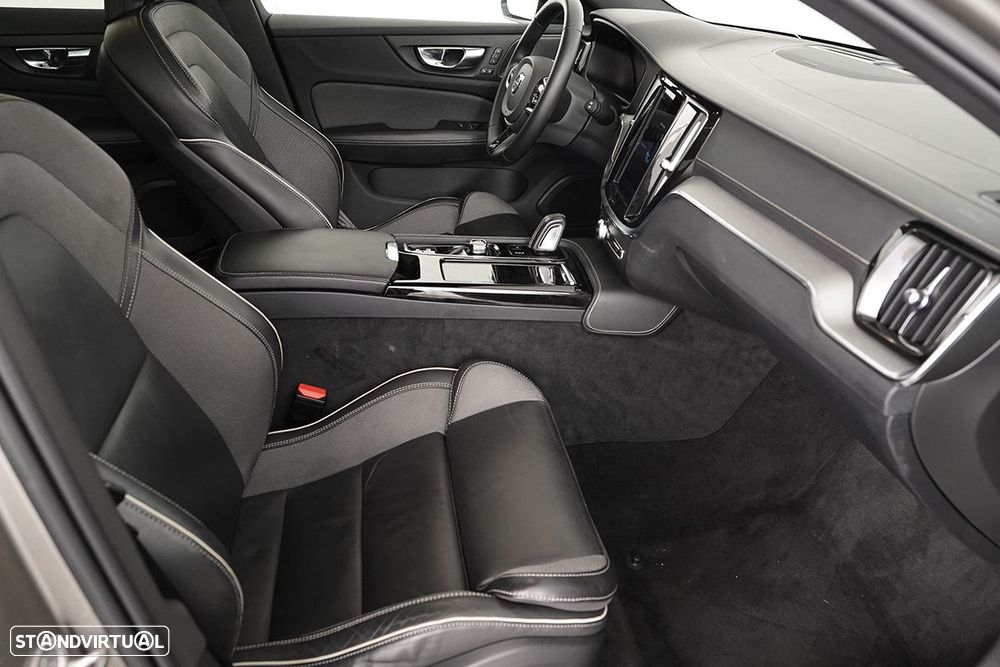 Volvo V60 2.0 T6 AWD TE R-Design - 23
