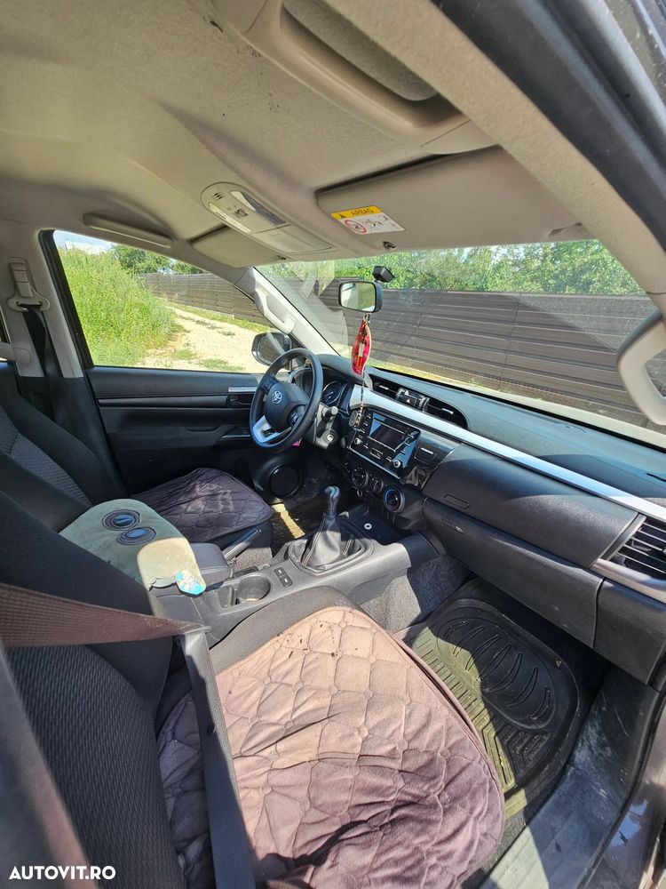 Toyota Hilux 2.4D 150CP 4x4 Double Cab 6MT Comfort - 11