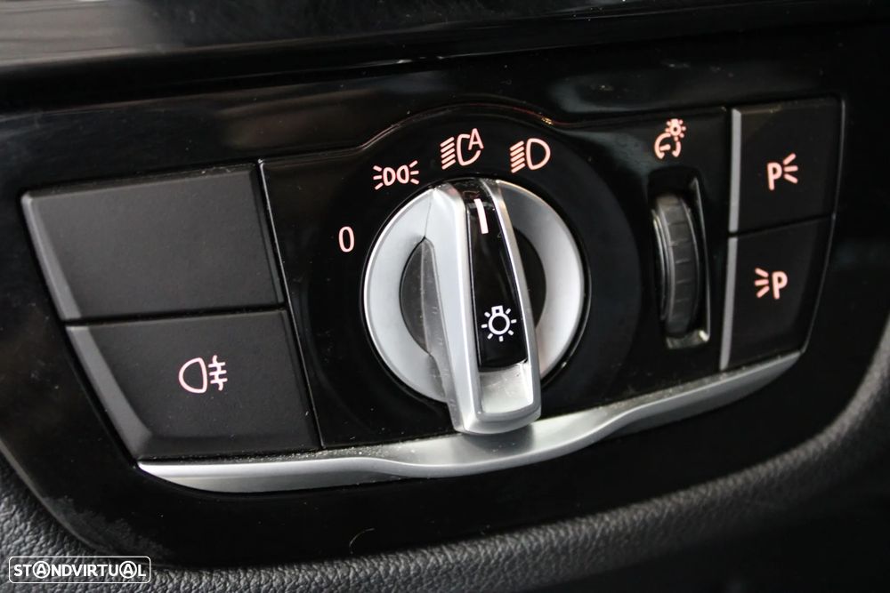 BMW 520 d Pack Desportivo M Auto - 17