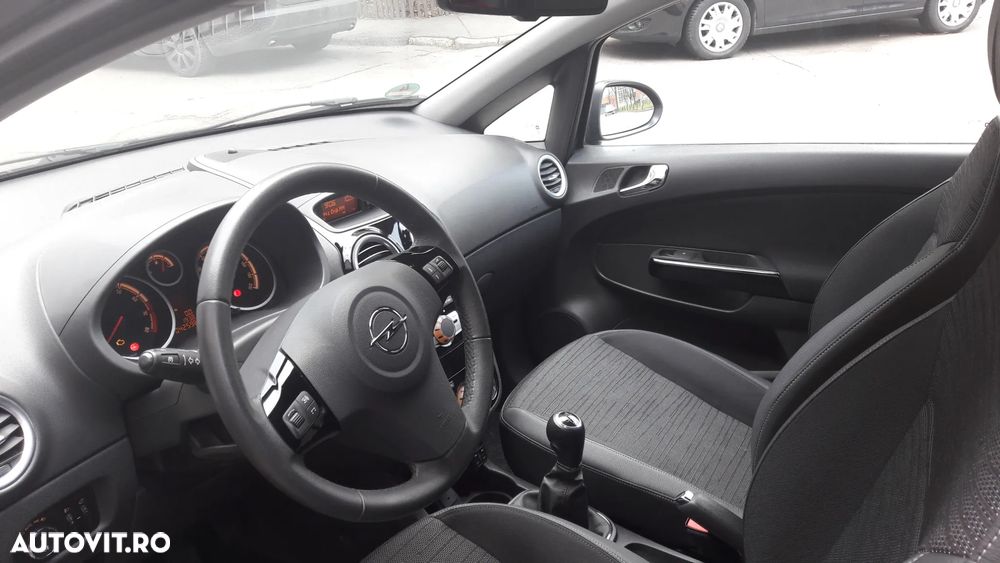 Opel Corsa 1.2 TWINPORT ECOTEC Active - 6