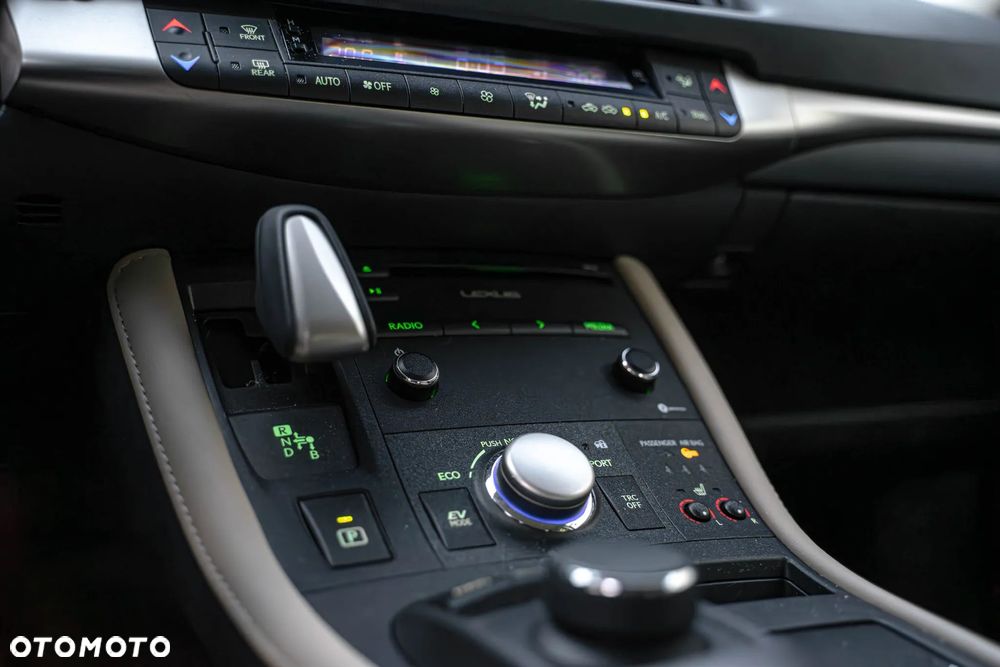 Lexus CT 200h Business Edition - 20