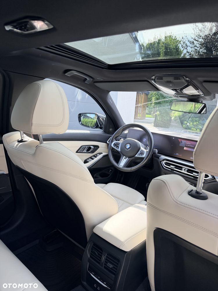 BMW Seria 3 330i xDrive M Sport - 10