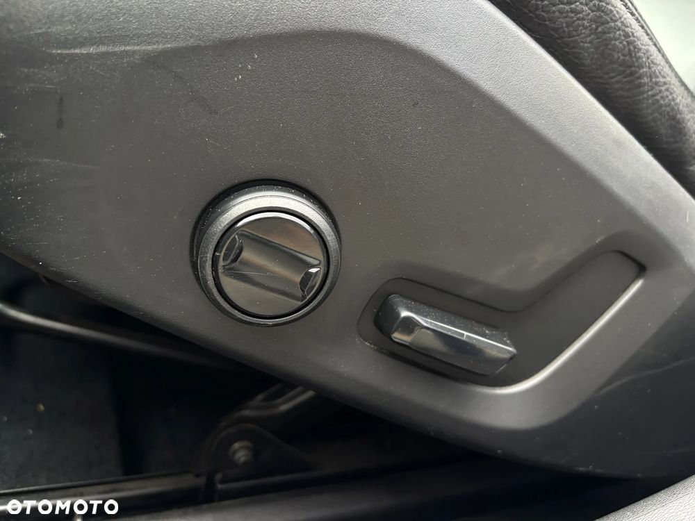Volvo V90 D3 Geartronic Momentum Pro - 31