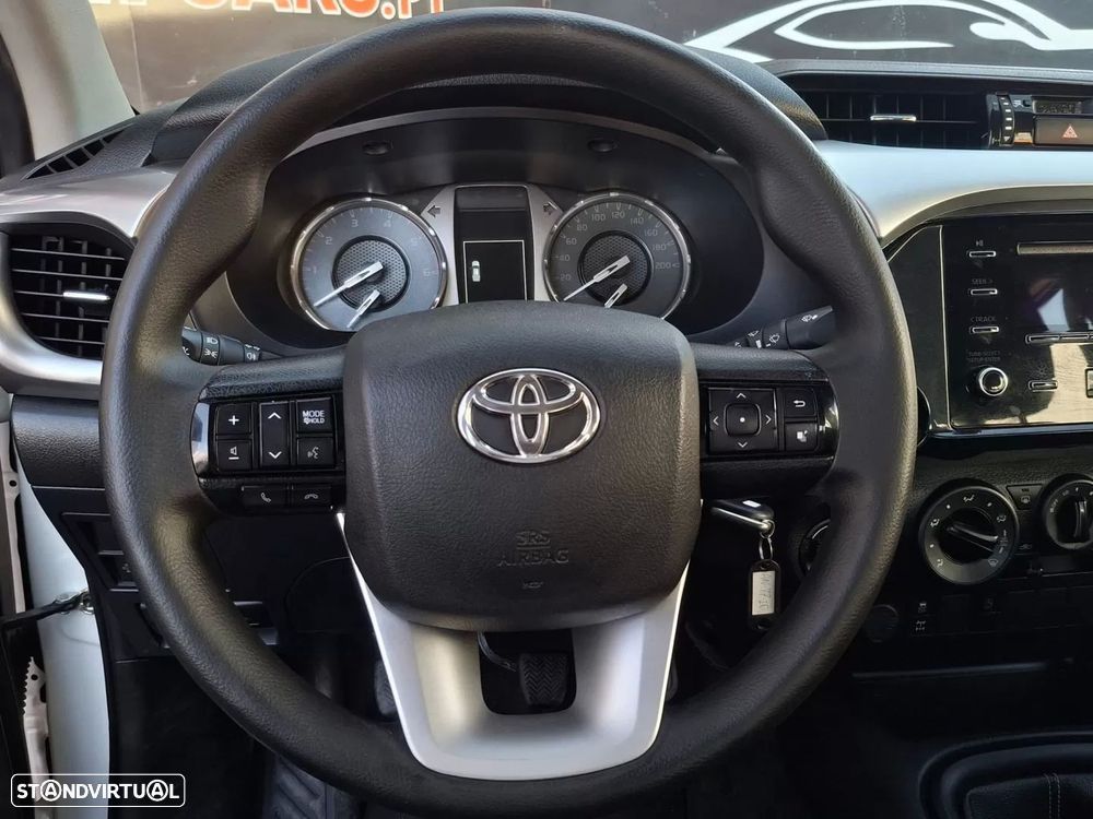 Toyota Hilux 2.4 D-4D 4WD CD CM - 9