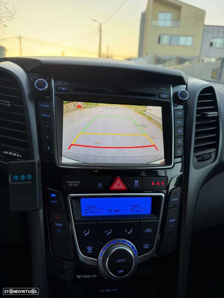 Hyundai i30 CW - 15