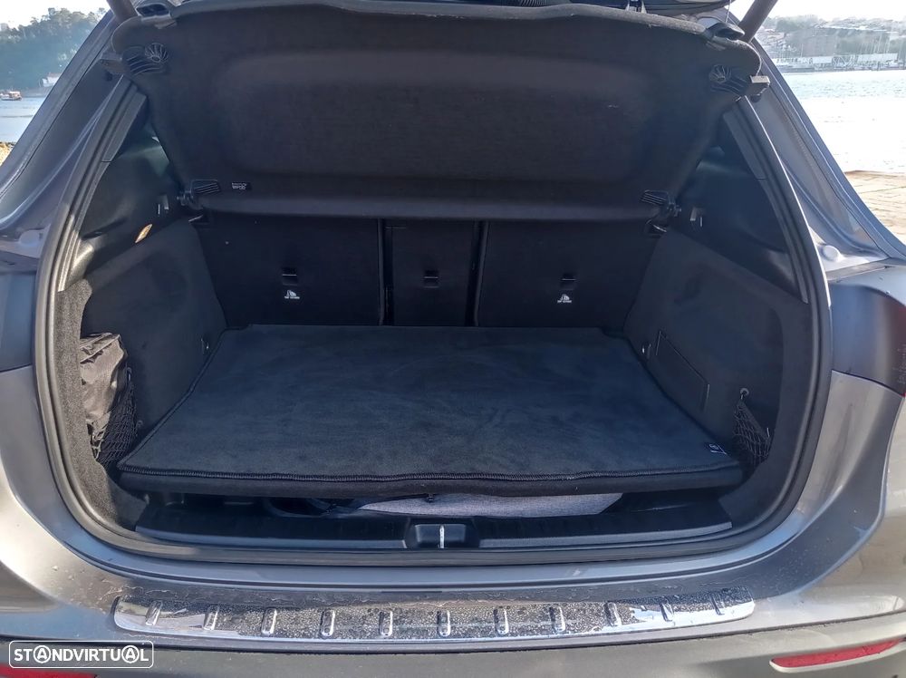 Mercedes-Benz EQA 250 - 26