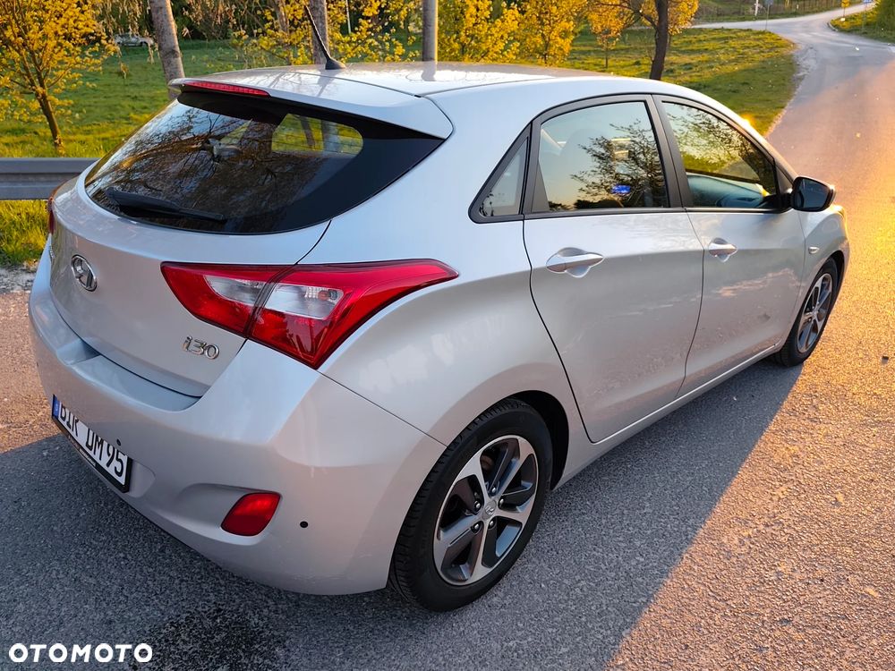 Hyundai i30 blue 1.4 YES Silver - 27