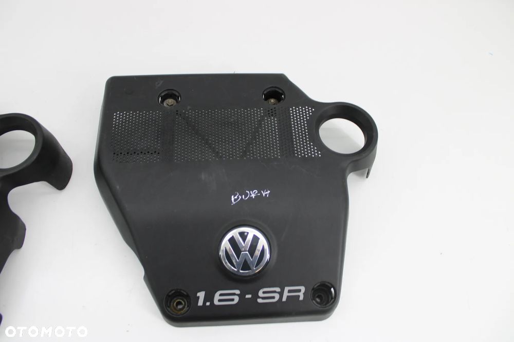 VW Golf 1.6 SR Osłona Silnika  06A103925AC - 2