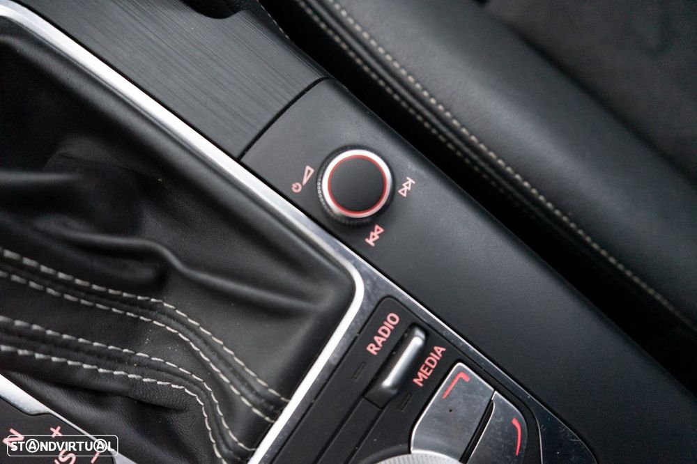 Audi S3 Sportback 2.0 TFSi quattro S tronic - 28