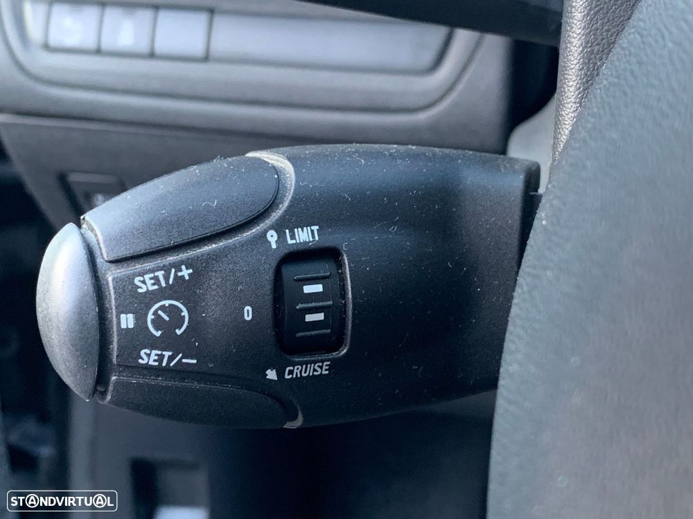 Peugeot 208 1.2 PureTech Allure - 38