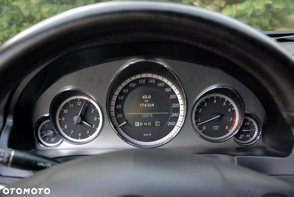 Mercedes-Benz Klasa E 350 CGI BlueEffICIENCY - 23