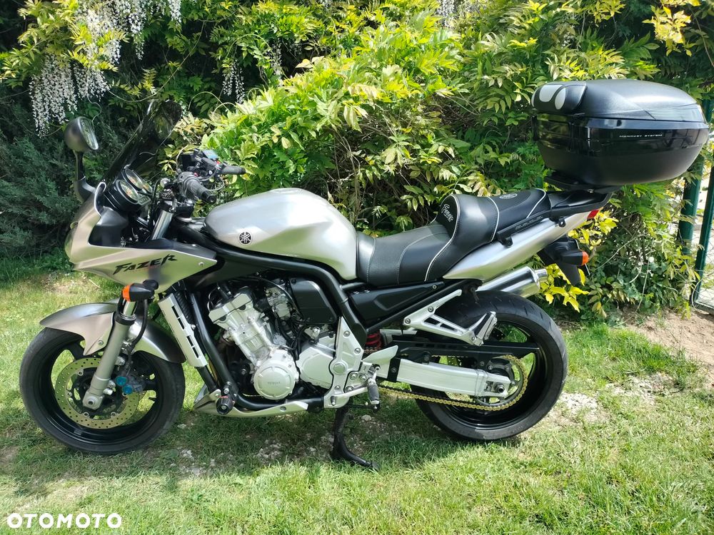 Yamaha FZS - 1