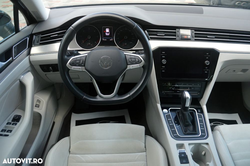Volkswagen Passat 2.0 TDI DSG Highline - 23