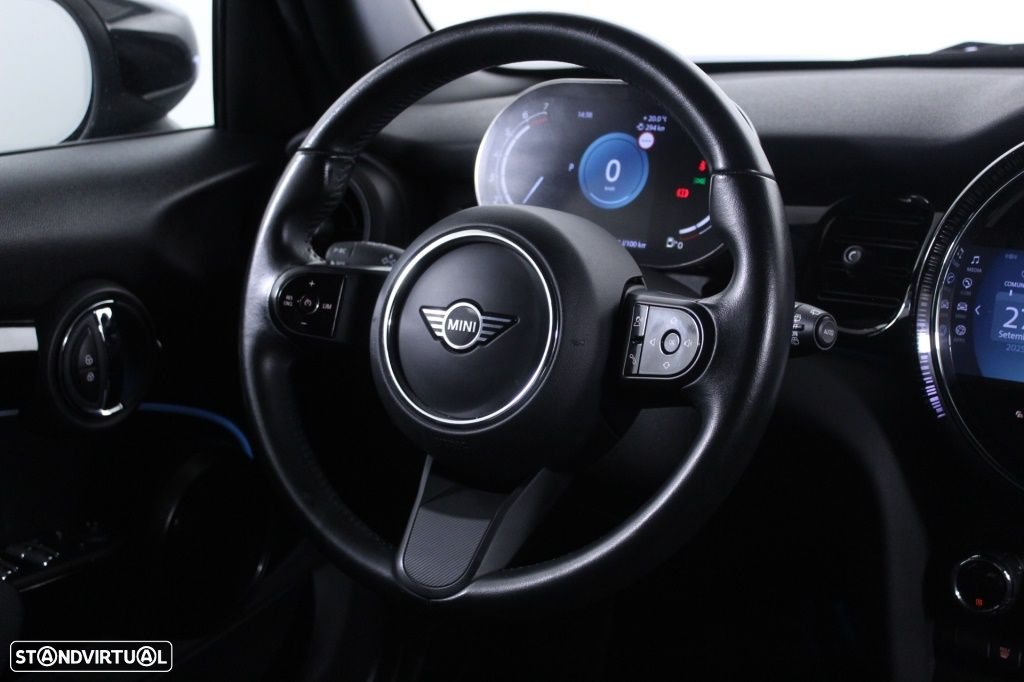 MINI 5 Portas Cooper Classic Auto - 16
