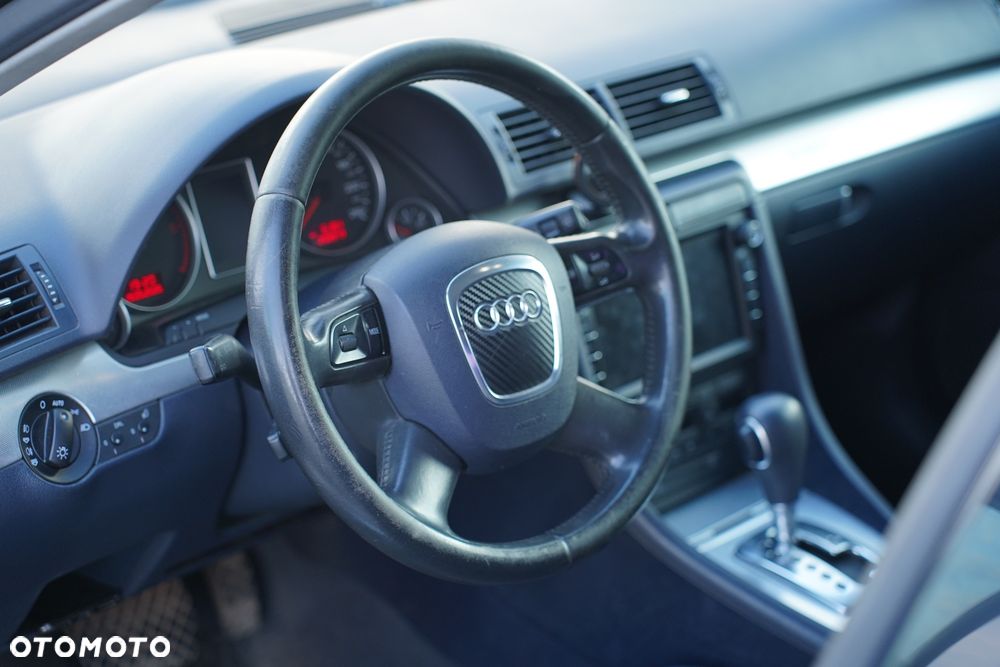 Audi A4 Limousine - 15